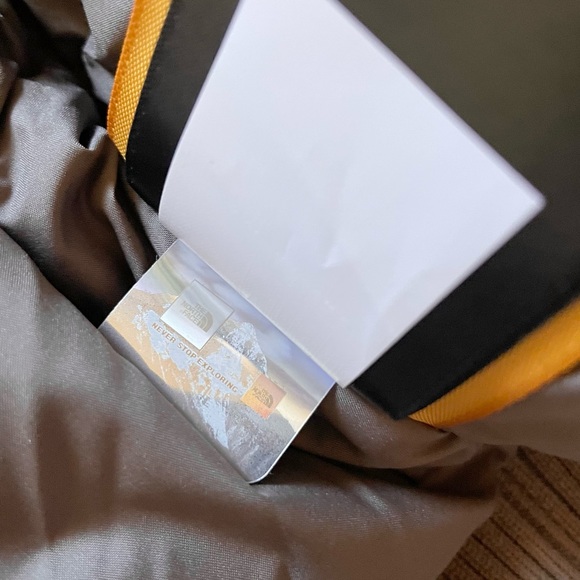 The North Face Men’s McMurdo Bomber Jacket In Falcon Brown - Picture 9 of 9